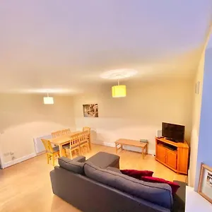 2-bed-apartment-in-city-centre.dublin-hotelsweb.com/