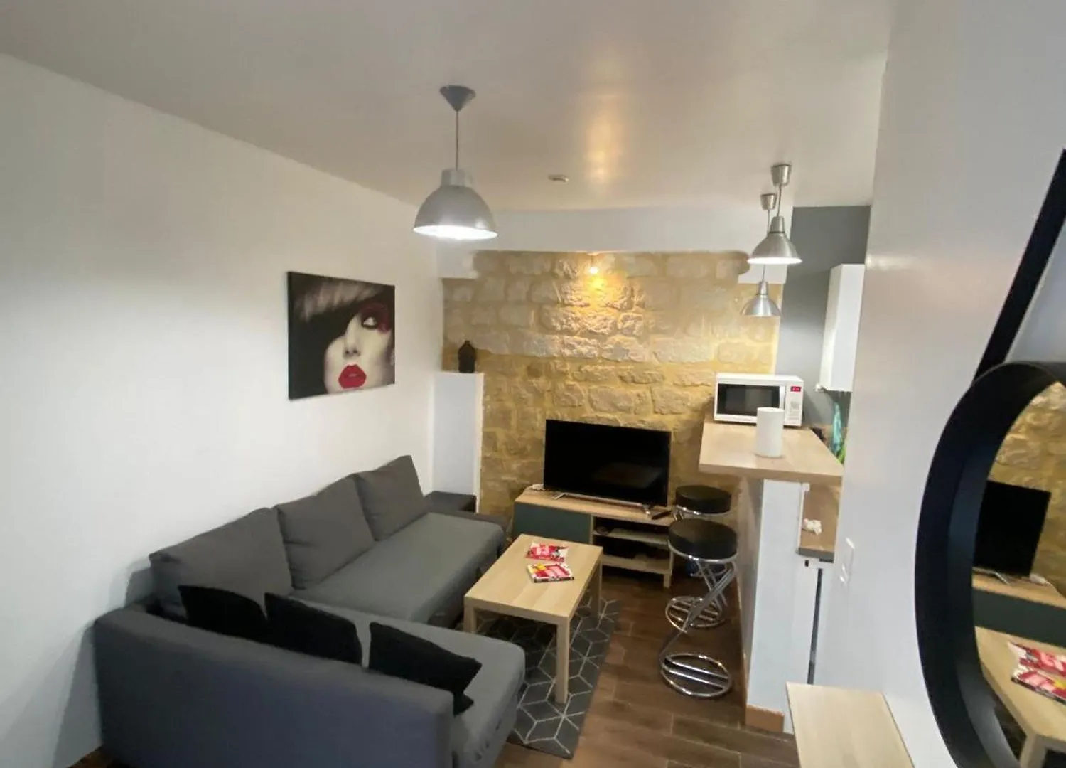 Agreable Appartement In Montmartre location
